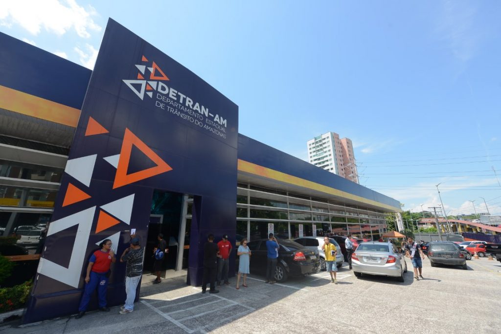 Detran reduz prazo para entrega do CNH e CRLV em até dois dias úteis .