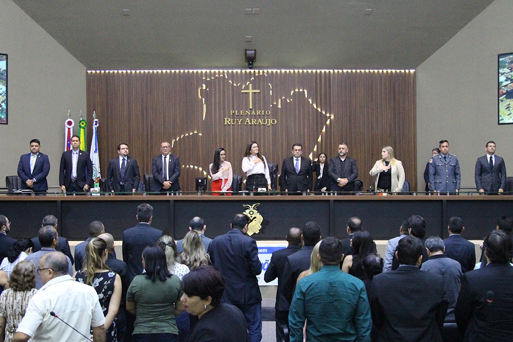 No Dia Nacional do Escrivão, policiais civis são homenageados na Aleam.