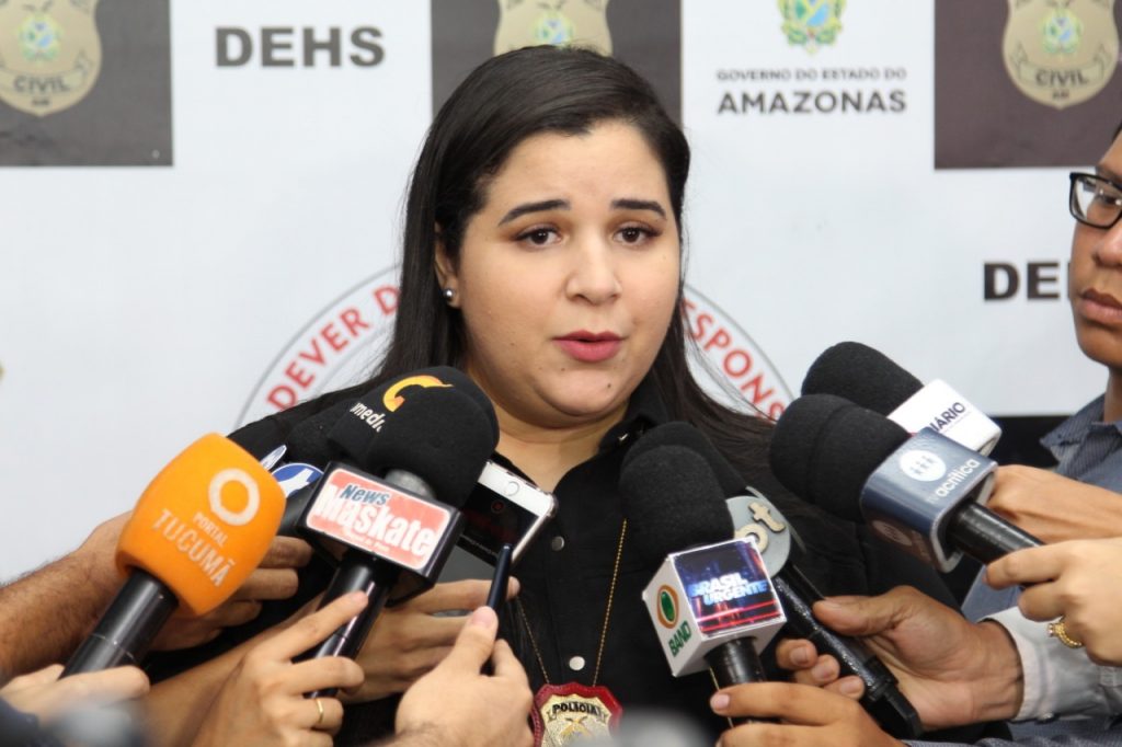 Delegada Marília Campello, adjunta da DEHS.