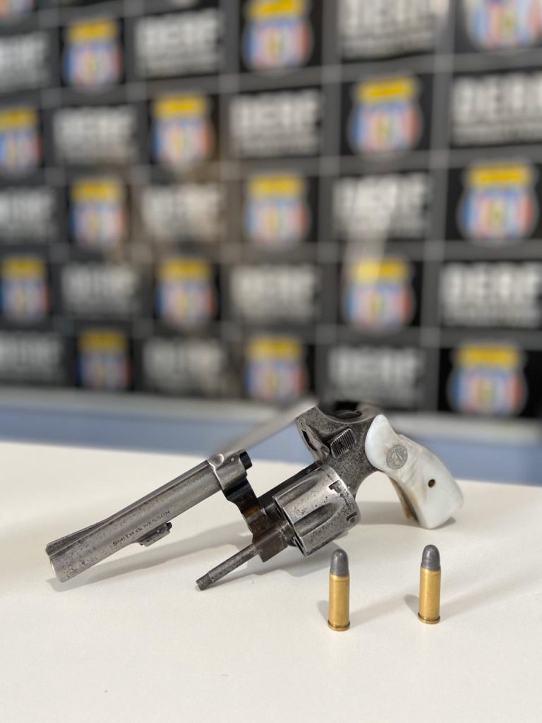 Polícia Civil prende dupla e apreende adolescente na Cidade Nova.