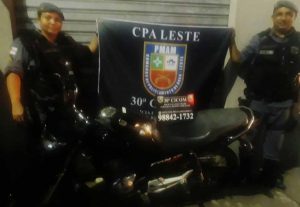 Imagem da notícia - PM recupera motocicleta roubada na comunidade de Santa Inês