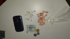 Imagem da notícia - PM detém suspeito de tráfico de drogas no Centro