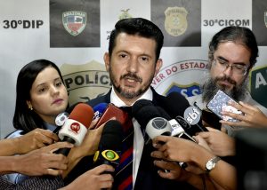 Imagem da notícia - Polícia Civil cumpre mandado de prisão em nome de três indivíduos por roubo