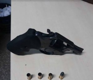 Imagem da notícia - Policiais da Rocam prendem mulher e comparsa suspeitos de assalto