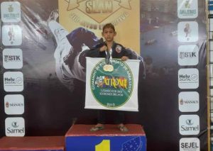 Imagem da notícia - Atletas do Projeto Atroari conquistam medalhas no Grand Slam de Jiu-Jitsu