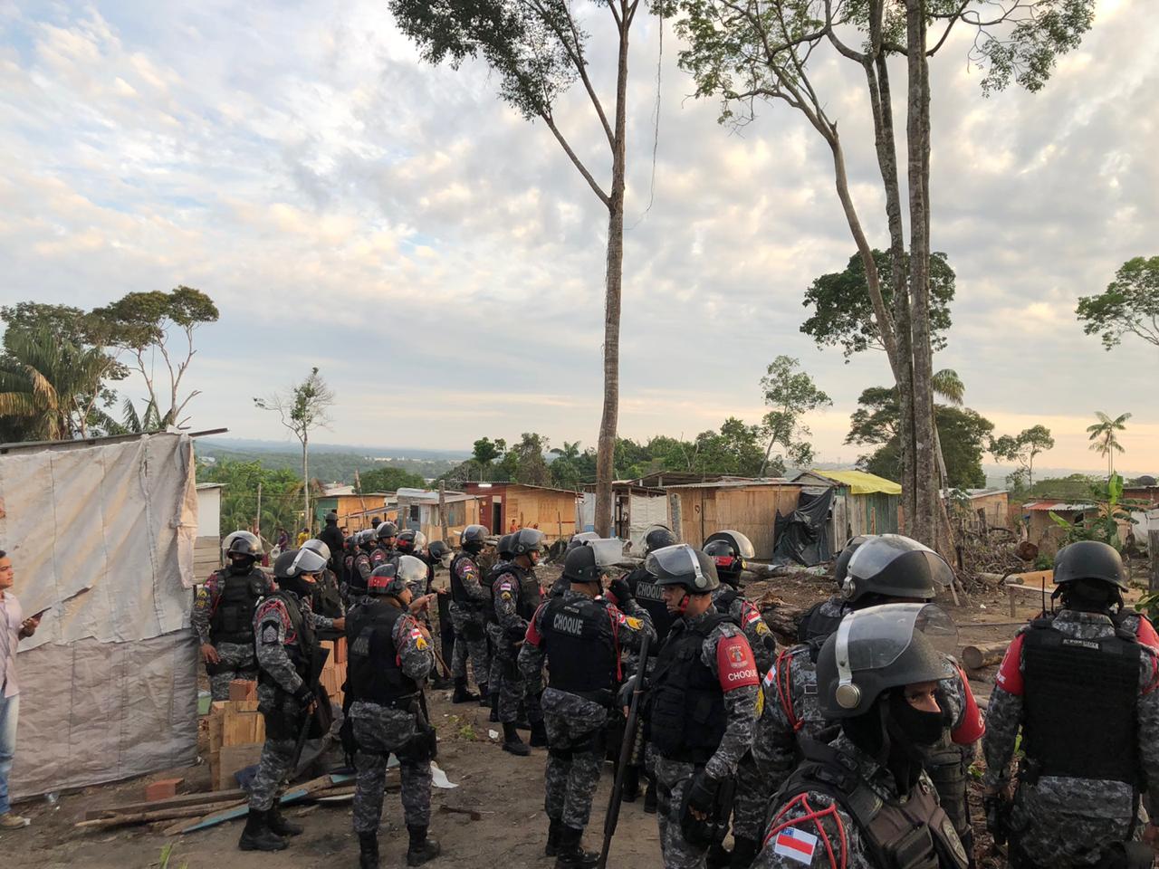 Comunidade irregular no Santa Etelvina tem reintegração de posse.