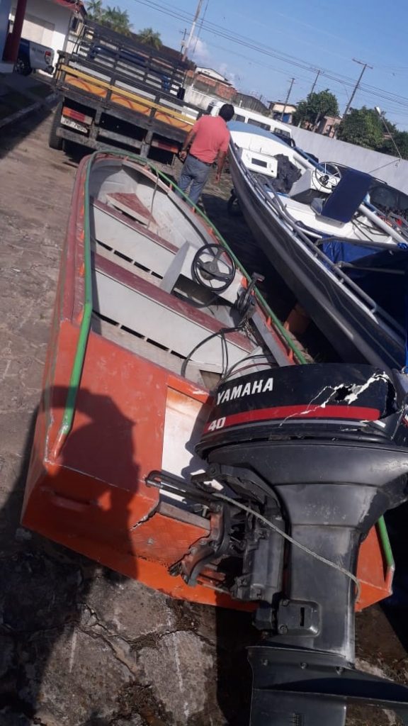 Os homens foram detidos após os policiais terem recebido denúncias anônimas.