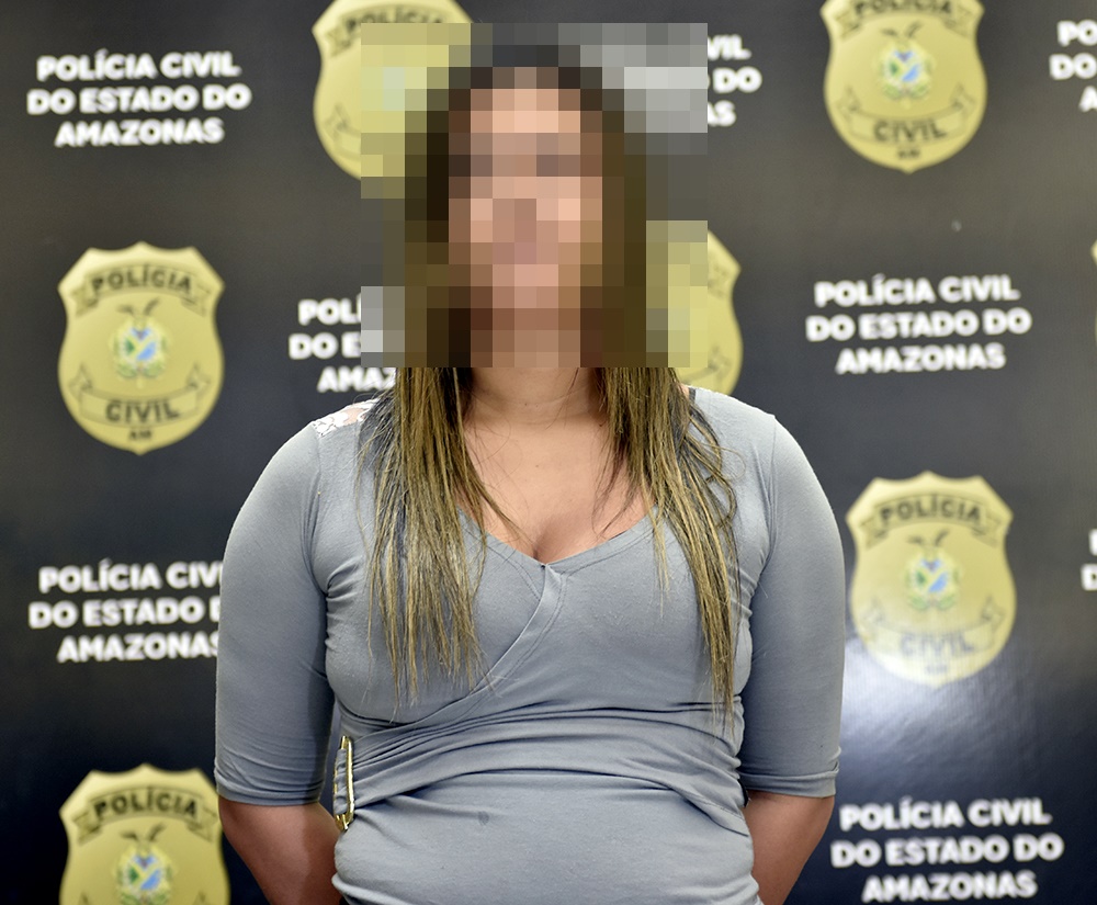 A ação resultou no cumprimento do mandado de prisão preventiva por tráfico de drogas, em nome de Ádria Rita Oliveira Costa, 28, conhecida como “Drica”.