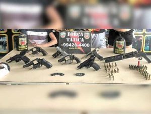 Imagem da notícia - Força Tática prende quatro homens por porte ilegal de arma de fogo