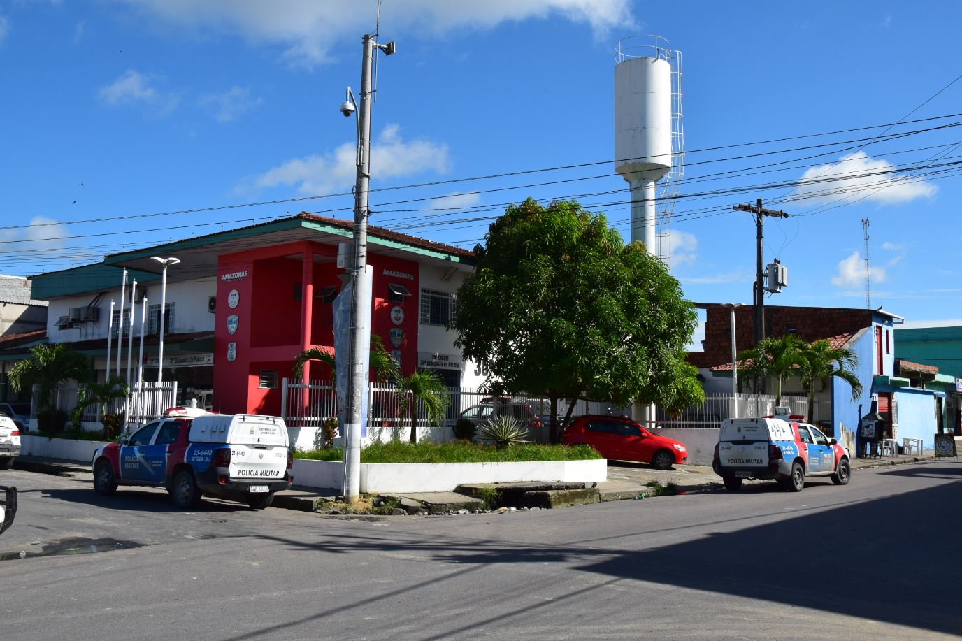 Homem é detido suspeito de tentativa de homicídio na zona leste.