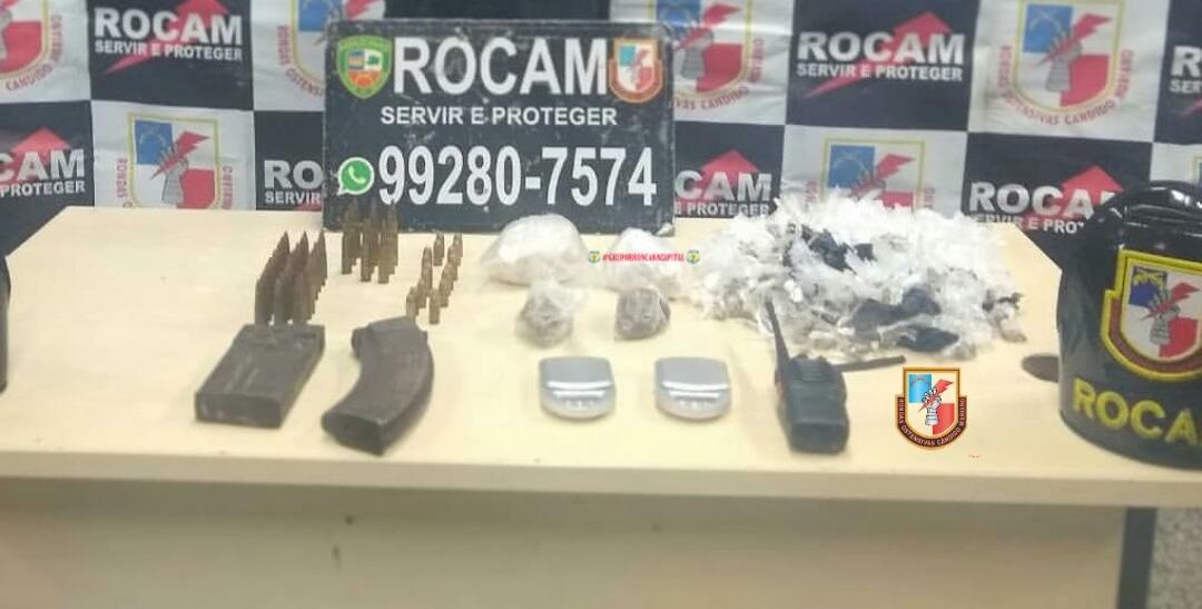 Homem é preso com drogas e armamento pesado na zona oeste.