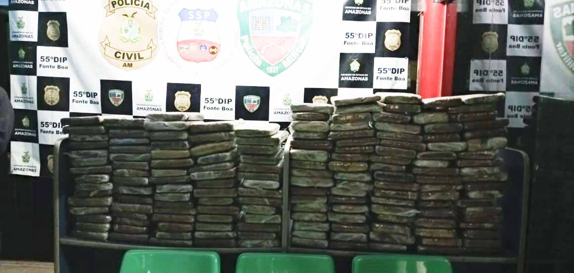 PM apreende mais de 170 quilos de maconha no porto de Fonte Boa.