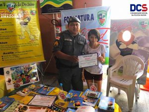 Imagem da notícia - Programa de Resistência às Drogas da PM entrega presentes a crianças