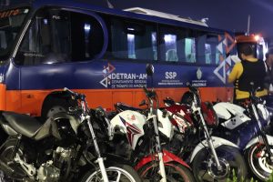 Imagem da notícia - Detran recupera motos roubadas e flagra suspeito de tráfico de drogas