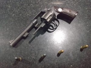 Imagem da notícia - Cicom, apreende adolescente com arma de fogo no bairro Santa Inês