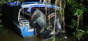 Imagem da notícia - PM recupera lancha roubada que seria utilizada por ‘piratas de rio’