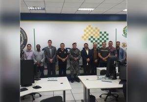 Imagem da notícia - Em Manaus, general Theophilo visita instalações do Centro Inteligência