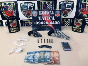 Imagem da notícia - Força Tática, detém suspeitos com armas e drogas na zona sul