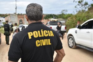 Imagem da notícia - PC prende homem em cumprimento a mandado por homicídio em Pauini