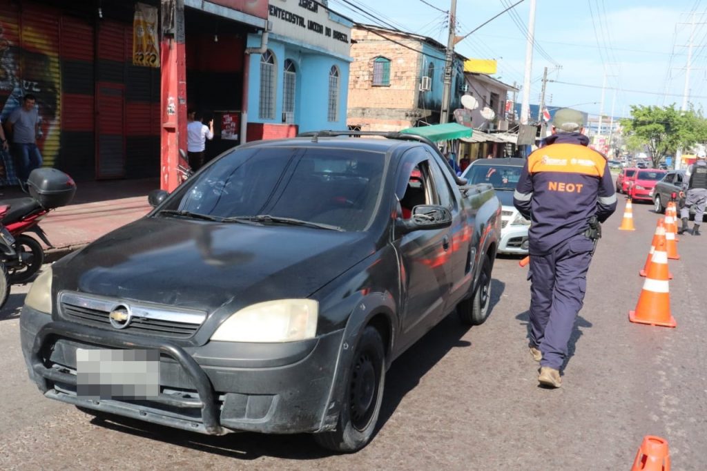 Foram abordados 1.792 veículos, que resultou na emissão de 525 autos de infração.