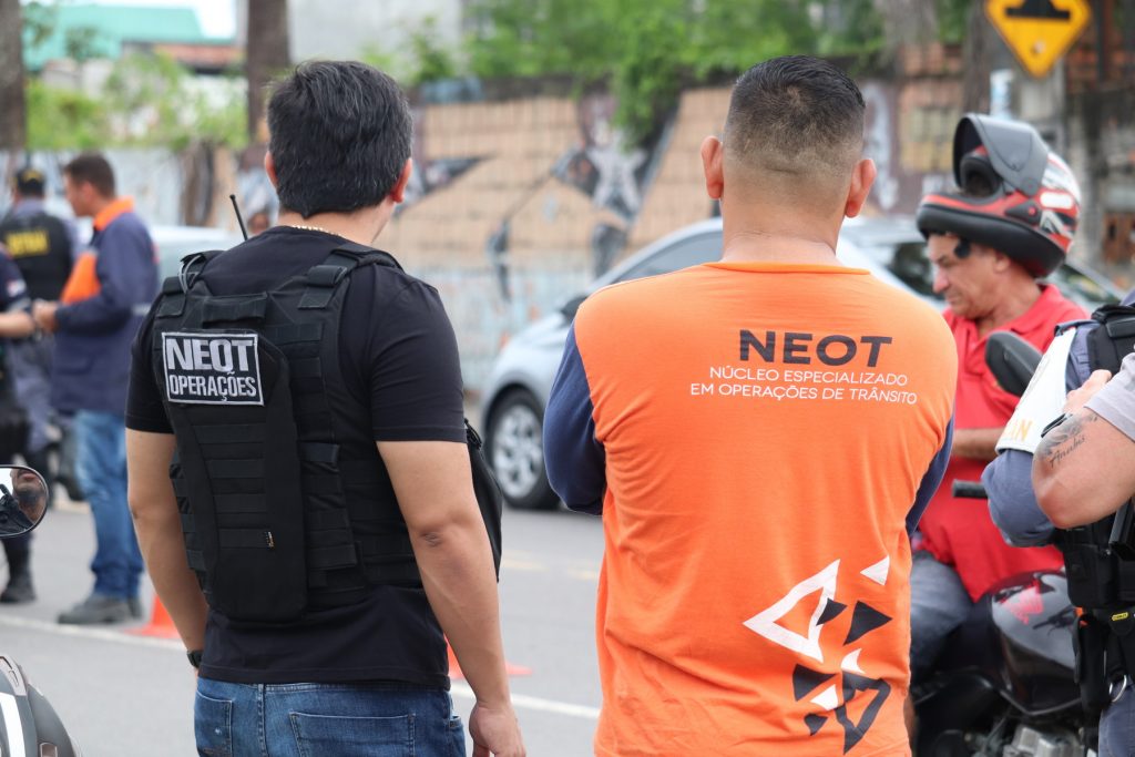 Durante a operação, cerca de 300 veículos foram abordados durante fiscalização que se concentrou na avenida Lourenço da Silva Braga.