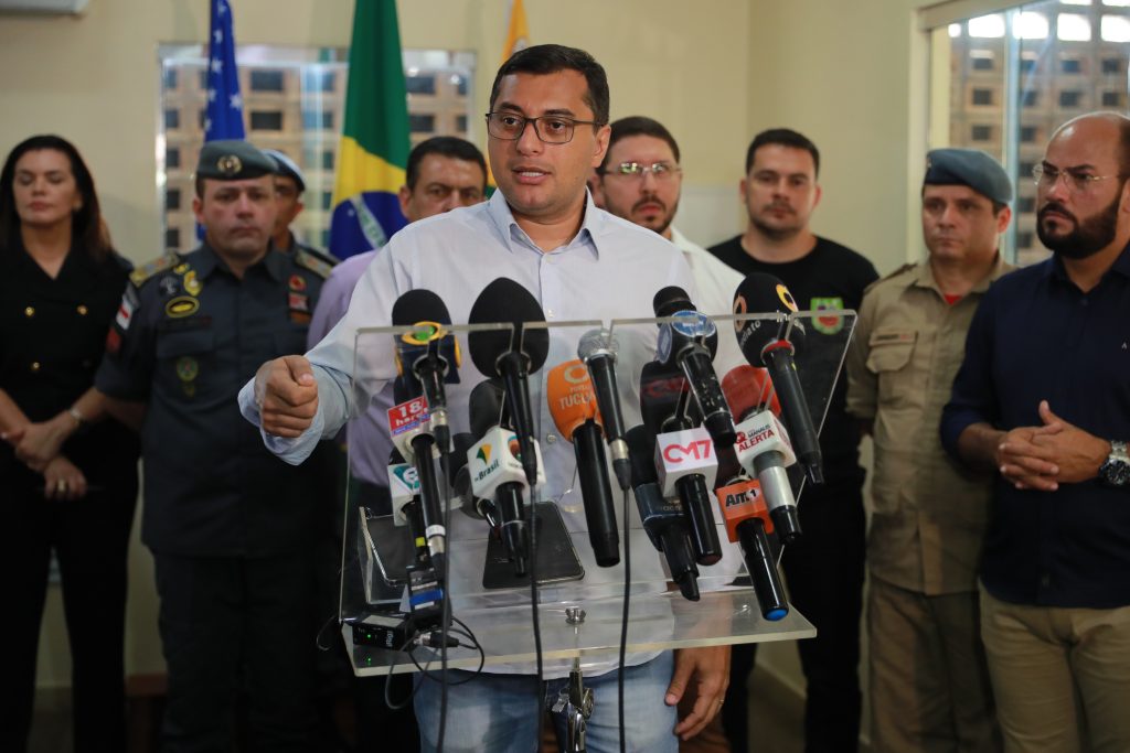 Wilson Lima anunciou o pagamento do auxílio-fardamento para policiais militares e bombeiros.