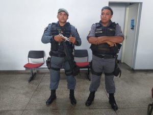 Imagem da notícia - PM detém homem suspeito de tentativa de homicídio e posse ilegal de arma de fogo