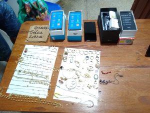 Imagem da notícia - PM realiza operação ‘Embarque Seguro’ e apreende objetos roubados dentro de embarcação em Jutaí