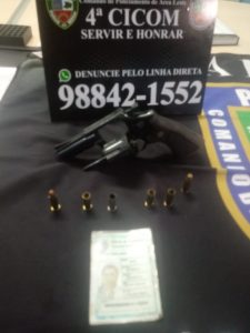 Imagem da notícia - PM detém falso policial civil efetuando disparos de arma de fogo