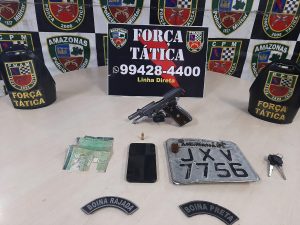 Imagem da notícia - Policiais militares da Força Tática detém dupla com armas e munições