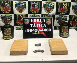 Imagem da notícia - Polícia Militar prende mulher suspeita de tráfico de drogas