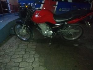 Imagem da notícia - PM prende três por furto e receptação, e recupera nove veículos na capital