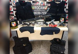 Imagem da notícia - PM apreendem armas de fogo e coletes balísticos na Compensa