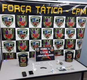 Imagem da notícia - Policiais militares detêm suspeito com drogas na zona norte