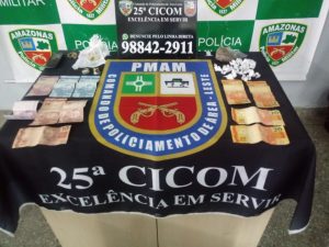 Imagem da notícia - Policiais da 25ª Cicom detém suspeito de tráfico de drogas na zona leste