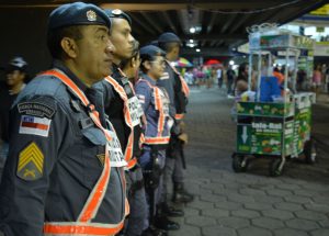 Imagem da notícia - Policiais militares detêm dupla em posse de arma de fogo em Maués