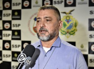 Imagem da notícia - PC prende homem suspeito por tráfico de drogas no Cacau Pirêra