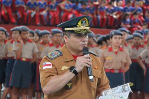 Imagem da notícia - Colégio do Corpo de Bombeiros realiza entrega de boinas para alunos