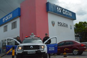 Imagem da notícia - Policiais militares da 15ª Cicom detêm suspeito com drogas na zona norte
