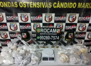 Imagem da notícia - Policiais militares detêm suspeito com armas de fogo e drogas na zona sul