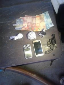 Imagem da notícia - Polícia Civil prende jovem por tráfico de drogas no São Raimundo