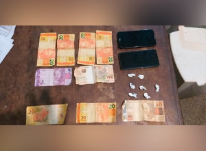 Imagem da notícia - PM detêm dupla suspeita de tráfico de drogas no município de Tefé