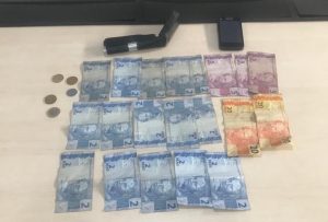 Imagem da notícia - Policiais militares detém suspeito de roubo em ônibus coletivo na zona sul