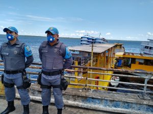 Imagem da notícia - Policiais militares da Politur realizam fiscalizações em todos os portos de Manaus