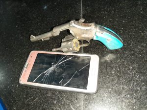 Imagem da notícia - Policiais militares do 11º BPM detêm homem com arma de fogo em Parintins