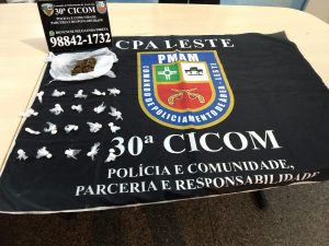 Imagem da notícia - Policiais militares da 30ª Cicom prendem suspeito de tráfico de drogas na zona leste