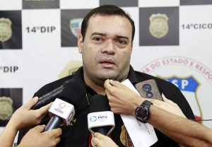 Imagem da notícia - PC prende segunda envolvida em roubo a mercadinho, no bairro Jorge Teixeira