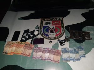 Imagem da notícia - Policiais militares da CIPCães prendem suspeito com drogas na zona norte de Manaus