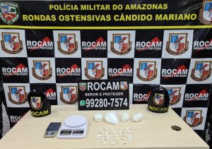 Imagem da notícia - Polícia Militar prende 11 pessoas e apreende armas, balanças de precisão e celulares