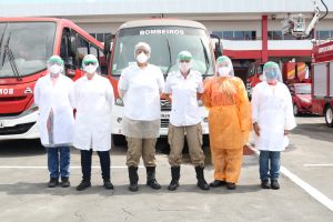 Imagem da notícia - Policiais civis e bombeiros são vacinados em sistema ‘drive-thru’
